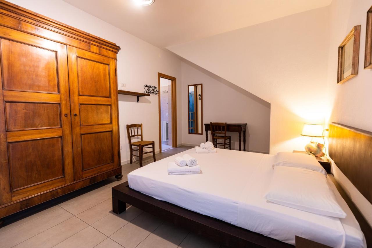 Theo'S Rooms Olbia Dış mekan fotoğraf
